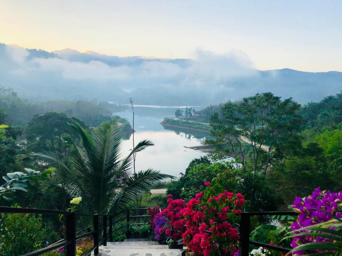 Baanhatsompaen Homestay Ranong Eksteriør billede