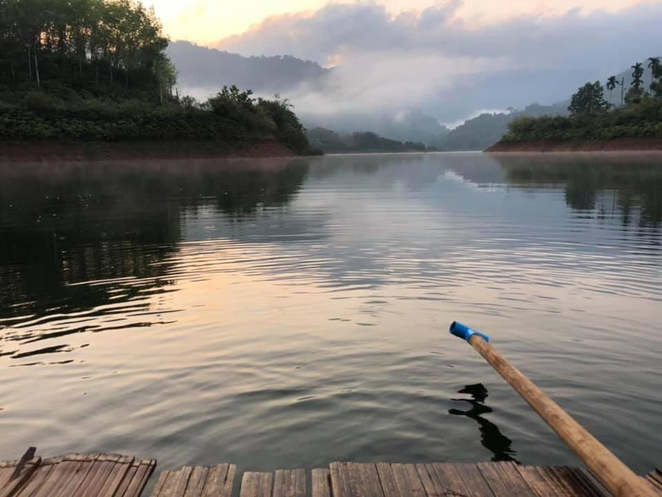 Baanhatsompaen Homestay Ranong Eksteriør billede