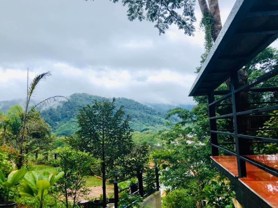 Baanhatsompaen Homestay Ranong Eksteriør billede