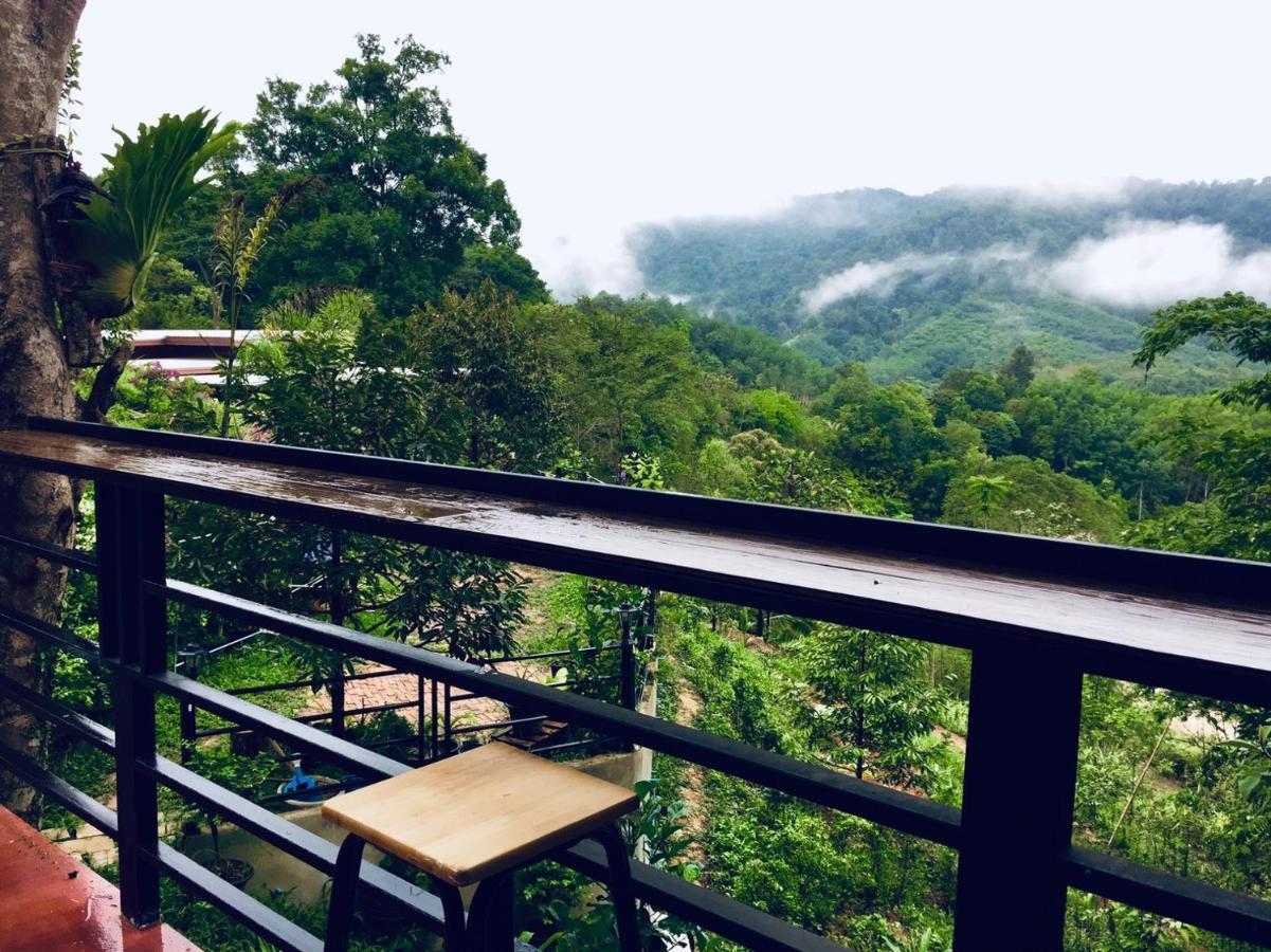 Baanhatsompaen Homestay Ranong Eksteriør billede