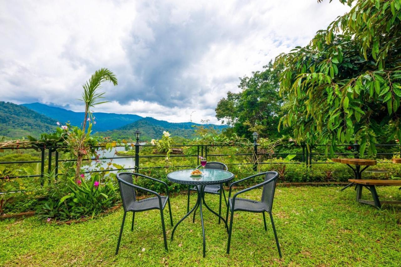 Baanhatsompaen Homestay Ranong Eksteriør billede