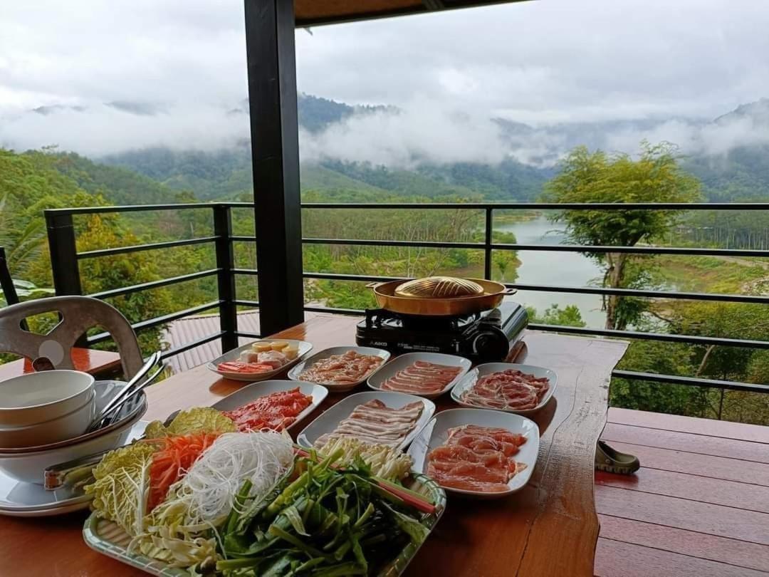 Baanhatsompaen Homestay Ranong Eksteriør billede